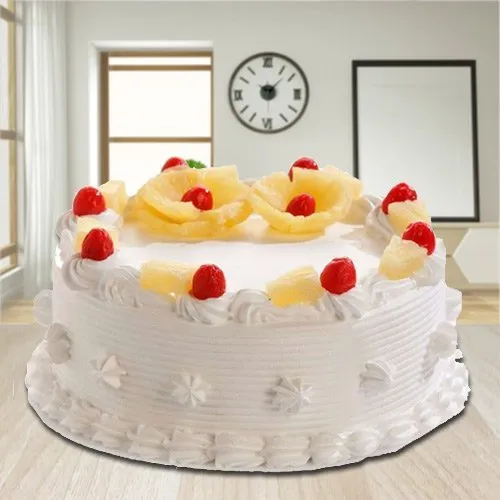 Online yummy vanilla cake from 3-4 star bakery to Delhi, Express Delivery -  DelhiOnlineFlorists