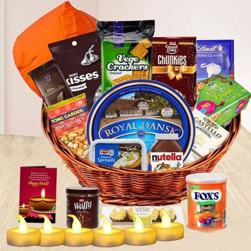 Amazon.com: LOVENSPIRE Personalized Diwali Gifts Hamper for Her Indian Diwali  Gift Boxes Navratri Gift Box Hamper Basket Sweets Dry Fruits for Employees  Home Office Friends Family Handmade Return Gifts Items : Home