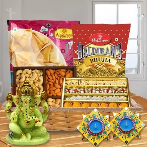 Buy Haldirams Gift Box Royal Celebration 1550 Gm Box Online at the Best  Price of Rs 525 - bigbasket