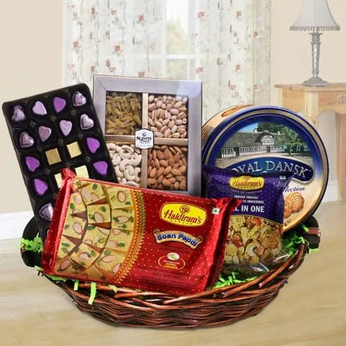 Spectacular Assorted Snacks Gift Hamper | Free Delivery, Cheap Price |  IndiaFlowersGifts