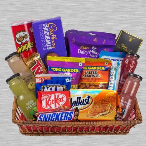 Send exclusive awaiting new year gift hamper to Pune, Free