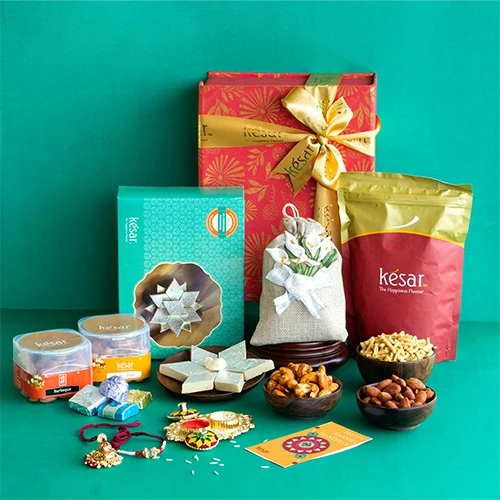 Send festive potpourri and treats box to Pune, Free Delivery -  PuneOnlineFlorists
