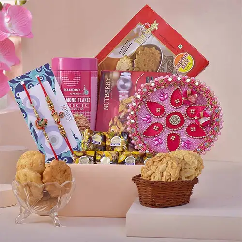 Rakhi Hampers: Buy/Send Rakhi Gift Hampers for Brother & Sisters - Floral Rakhi  Hampers