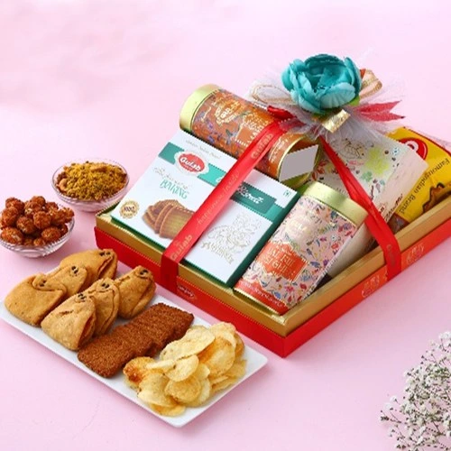 Classic Mix Indian Sweets, 2 Lbs, INDIAN Diwali MITHAI Gift Box #19471 |  Buy Indian Sweets Online